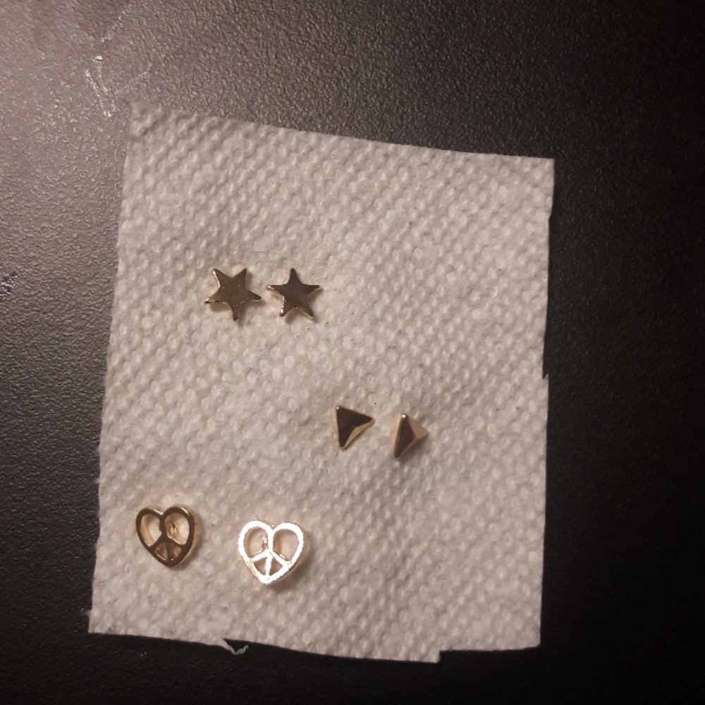 Gold earrings that have never been worn!